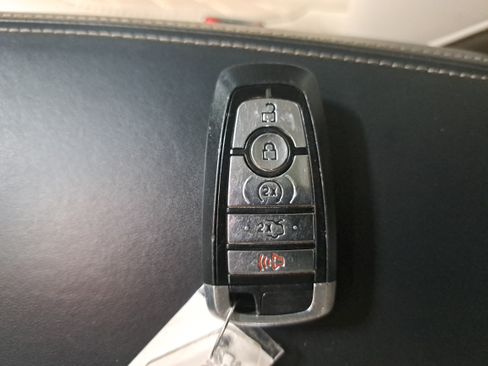 Used 2018 Ford Explorer Platinum AWD/4WD image 36