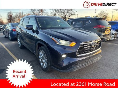 Used 2022 Toyota Highlander Limited image 1