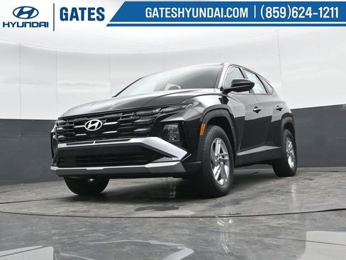 Used 2025 Hyundai Tucson SE image 39