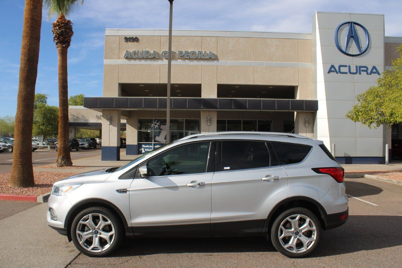 Used 2019 Ford Escape Titanium AWD/4WD image 2