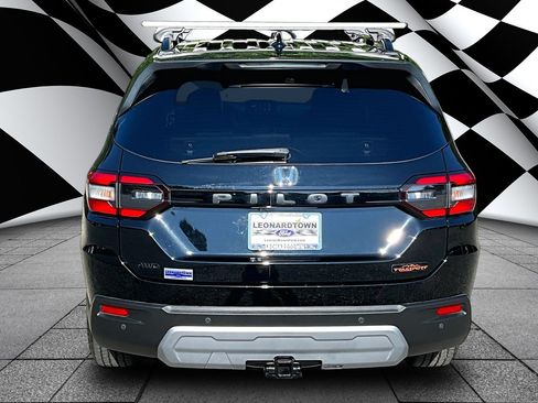 Used 2023 Honda Pilot TrailSport image 4