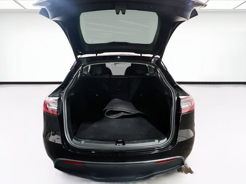 Used 2023 Tesla Model Y AWD image 20