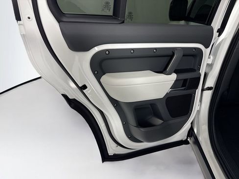 New 2026 Land Rover Defender 110 X-Dynamic SE AWD/4WD image 27