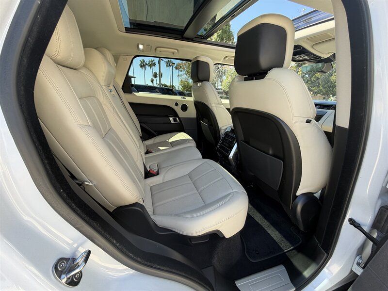 Used 2020 Land Rover Range Rover Sport HSE AWD/4WD image 14
