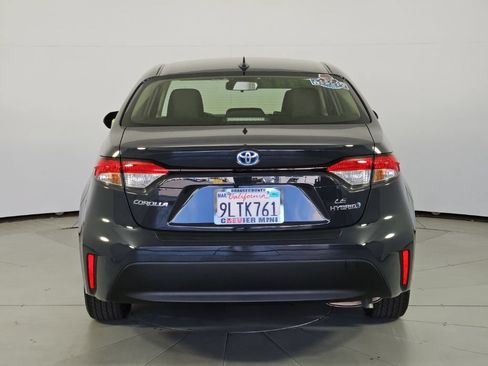 Used 2024 Toyota Corolla LE w/ LE Convenience Package FWD image 8