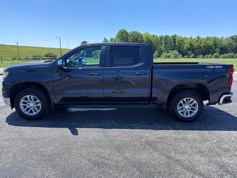 Used 2023 Chevrolet Silverado 1500 LT AWD/4WD image 15