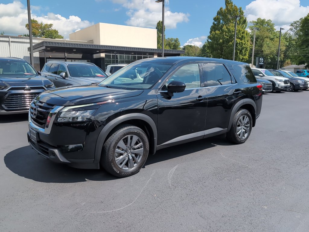Used 2024 Nissan Pathfinder S AWD/4WD image 24