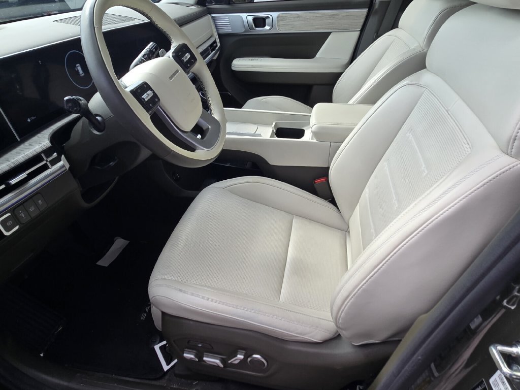 Used 2024 Hyundai Santa Fe Calligraphy FWD image 9