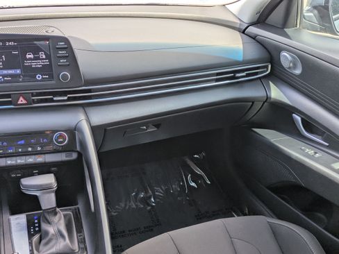 Used 2023 Hyundai Elantra SEL FWD image 17