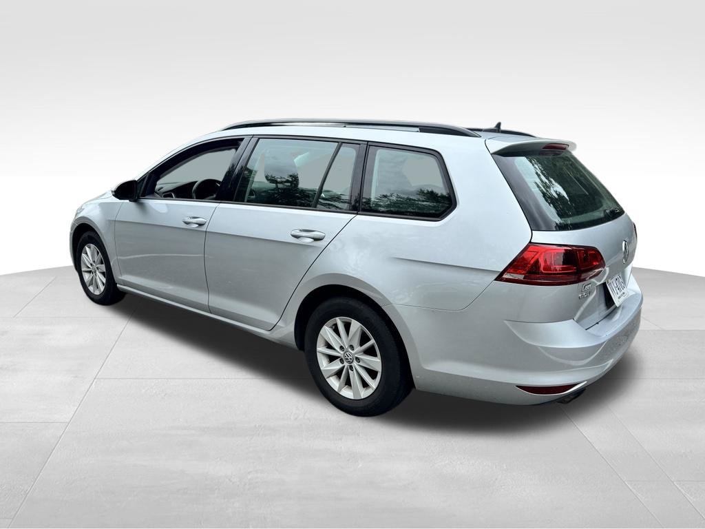 Used 2017 Volkswagen Golf SportWagen FWD image 4