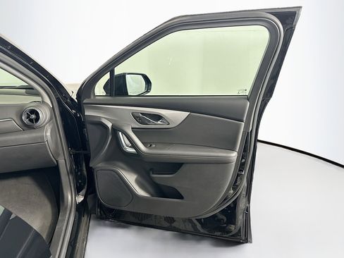 Used 2023 Chevrolet Blazer LT image 32