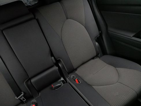 Used 2023 Toyota Highlander LE image 14