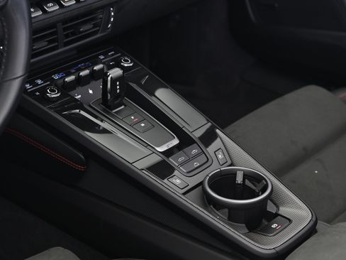 Certified 2025 Porsche 911 Carrera GTS RWD image 33