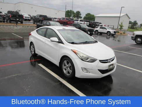 Used 2013 Hyundai Elantra GLS w/ Preferred Pkg FWD image 2