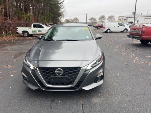Used 2022 Nissan Altima 2.5 SL image 2