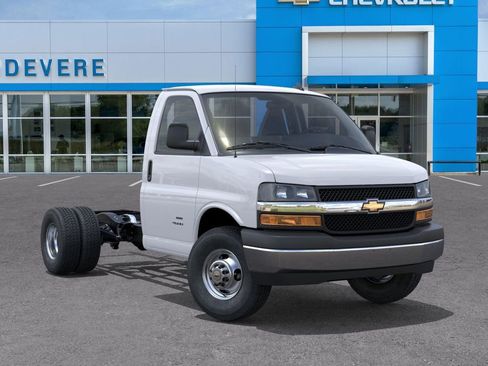 New 2026 Chevrolet Express 3500 w/ Power Convenience Package RWD image 9