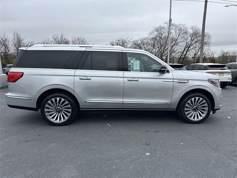 Used 2019 Lincoln Navigator L Reserve image 4
