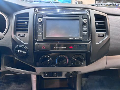 Used 2015 Toyota Tacoma 4x4 Double Cab w/ Convenience Package image 16