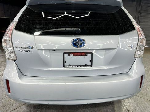 Used 2012 Toyota Prius V Two FWD image 4