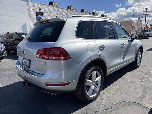 Used 2014 Volkswagen Touareg TDI image 8