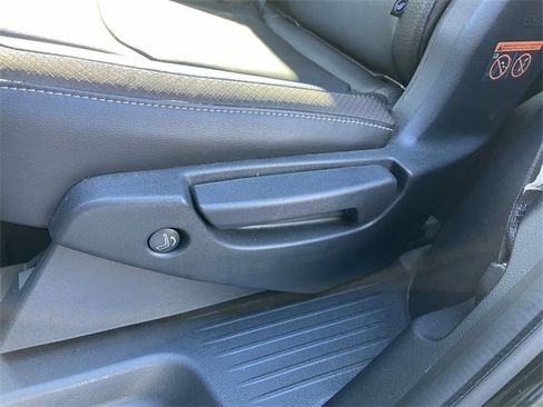 Used 2024 Nissan Pathfinder SL w/ Lighting Package (N92) image 20