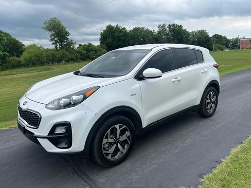 Used 2022 Kia Sportage LX AWD/4WD image 4