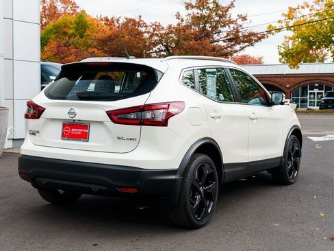 Used 2022 Nissan Rogue Sport SL w/ Premium Package image 6