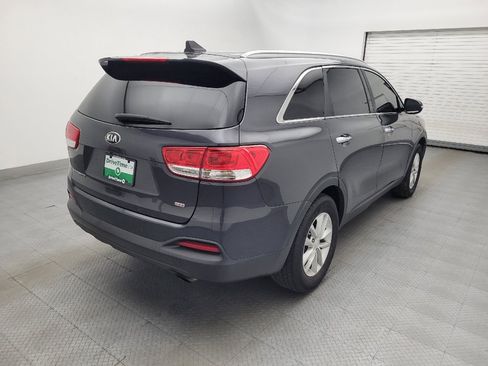 Used 2017 Kia Sorento FWD w/ LX Convenience Package image 9
