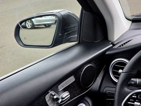 Used 2020 Mercedes-Benz GLC 300 4MATIC image 16