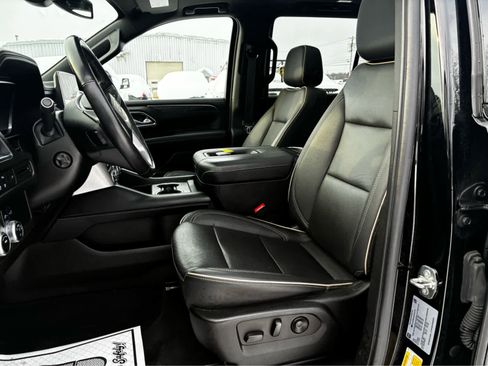 Used 2022 GMC Yukon SLT w/ SLT Premium Package image 19