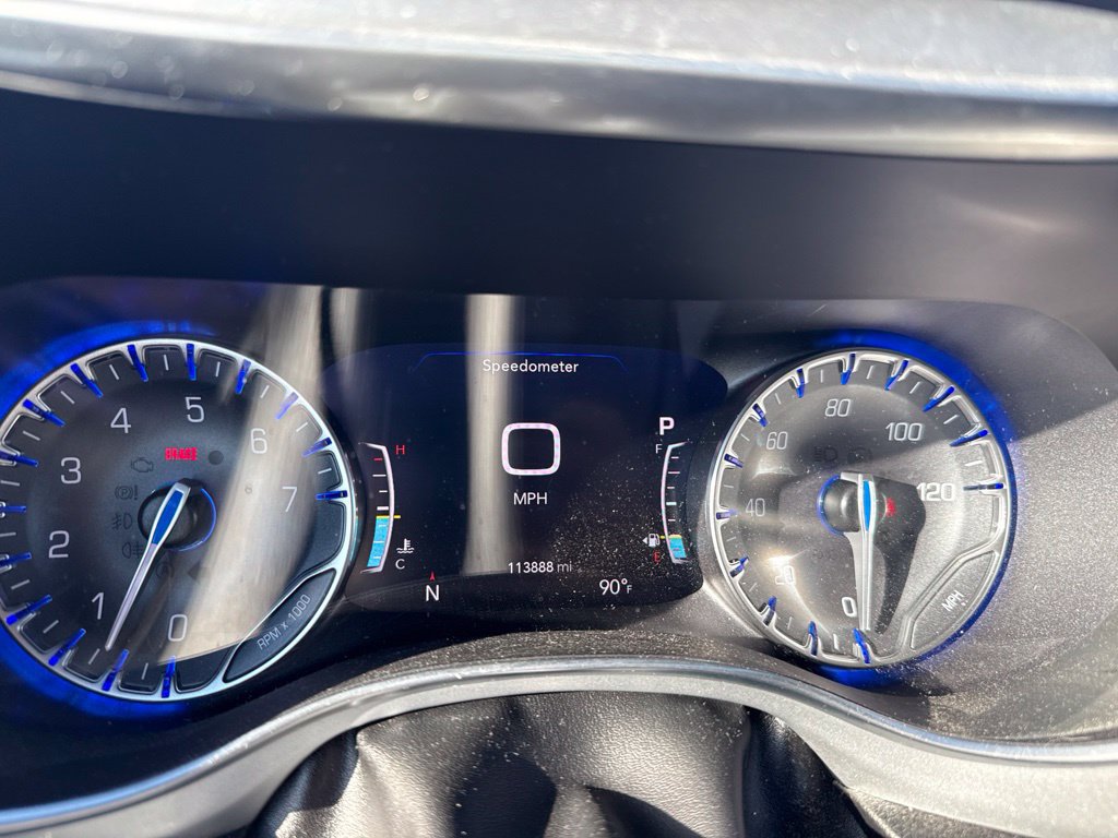 Used 2019 Chrysler Pacifica Touring-L Plus FWD image 14