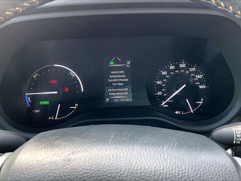 Used 2024 Toyota Sienna XLE Woodland Edition image 26