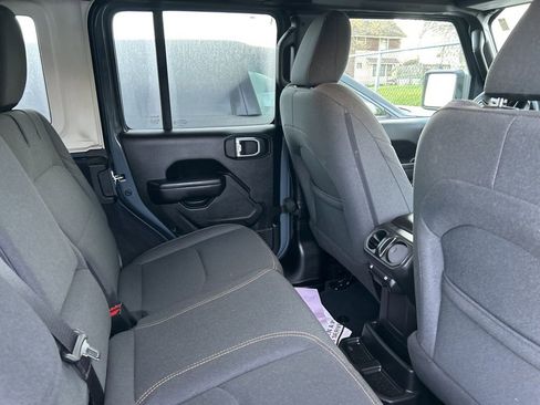 Used 2024 Jeep Wrangler Unlimited AWD/4WD image 11