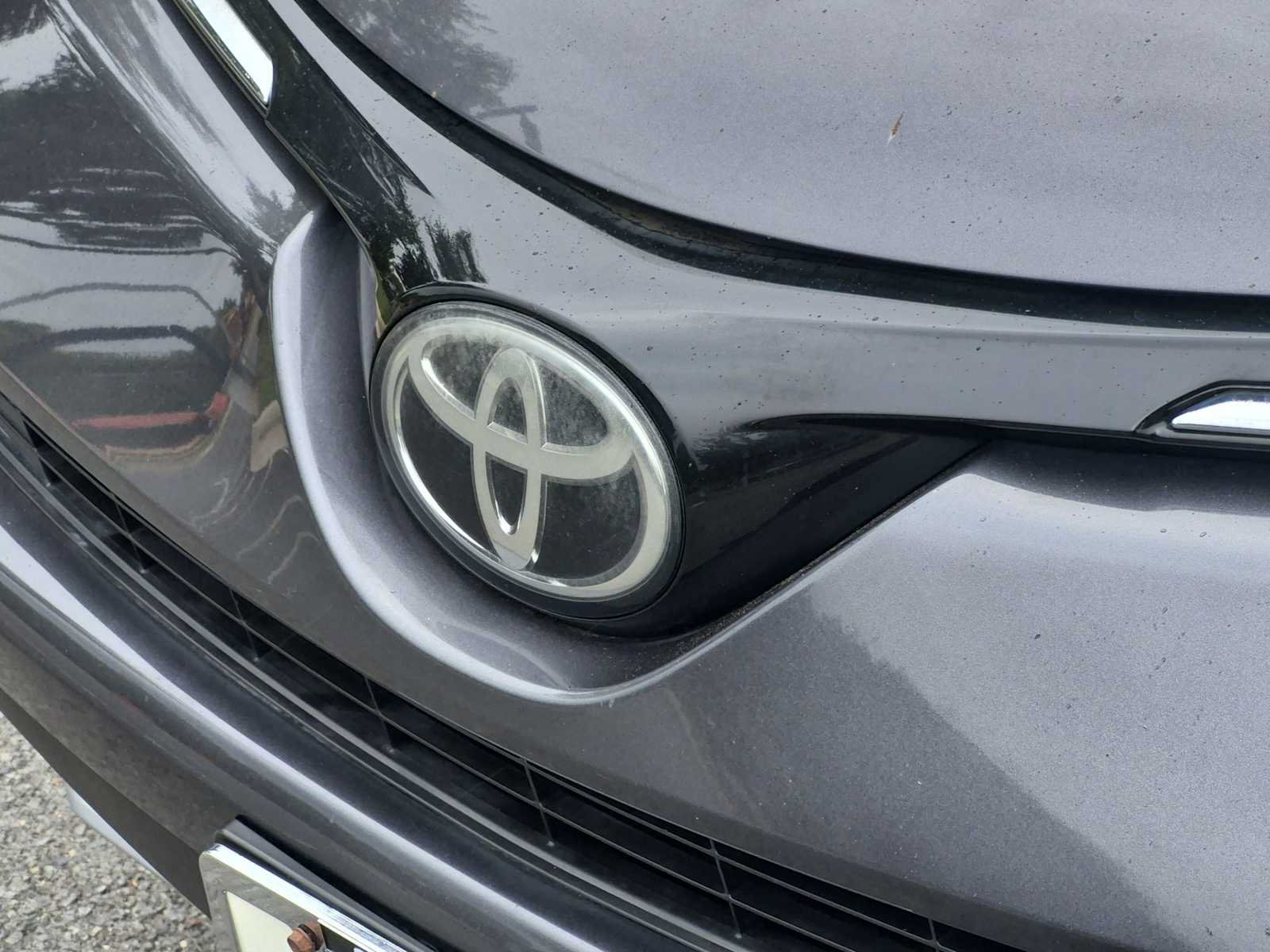 Used 2017 Toyota RAV4 XLE w/ Plus Special Value Package AWD/4WD image 12