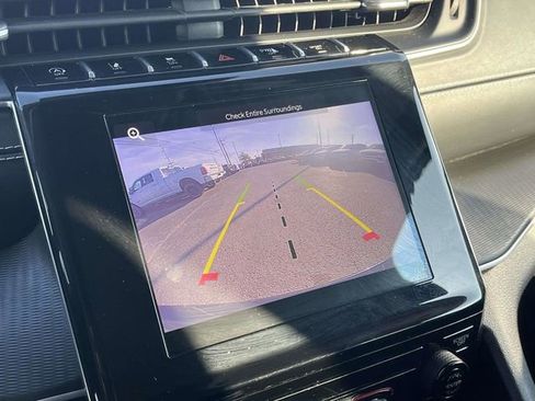 Used 2023 Jeep Grand Cherokee Laredo image 29