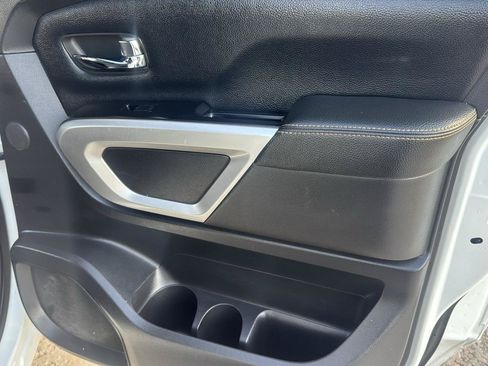 Used 2018 Nissan Titan PRO-4X AWD/4WD image 21