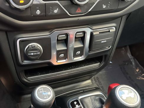 Used 2021 Jeep Wrangler Sport image 19
