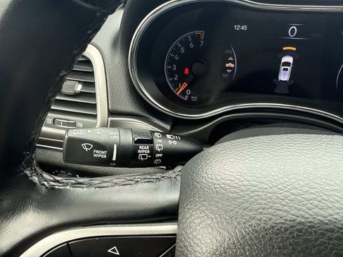 Used 2022 Jeep Grand Cherokee Limited AWD/4WD image 36