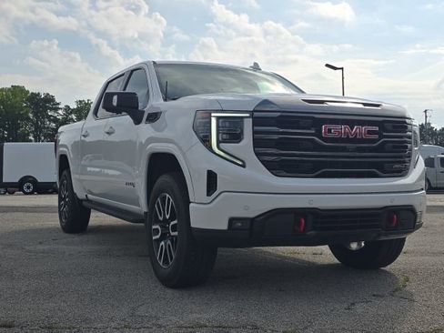 Used 2023 GMC Sierra 1500 AT4 w/ AT4 Premium Package AWD/4WD image 7