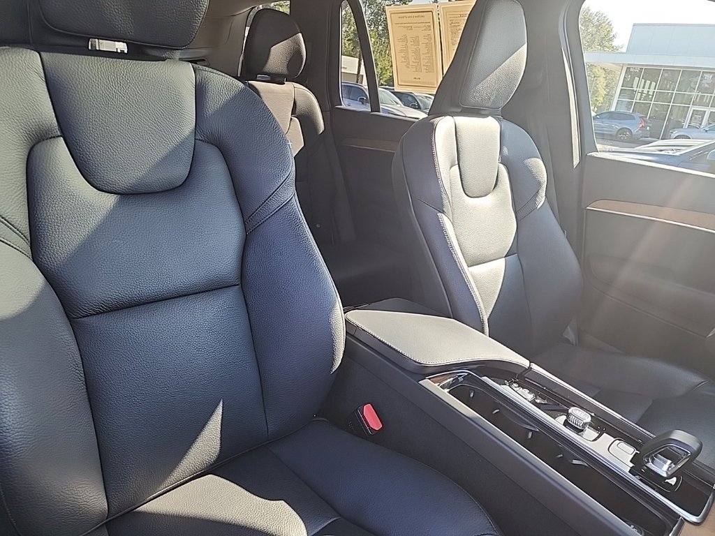 Used 2024 Volvo XC90 T8 Plus w/ Protection Package Premier AWD/4WD image 21