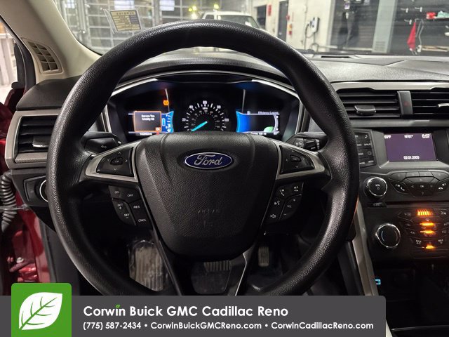 Used 2017 Ford Fusion SE FWD image 18