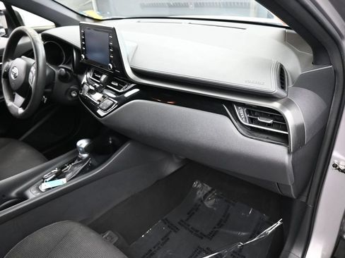 Used 2019 Toyota C-HR LE FWD image 38