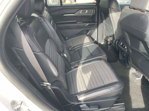 Used 2025 Ford Explorer ST-Line w/ ST-Line Street Pack AWD/4WD image 44