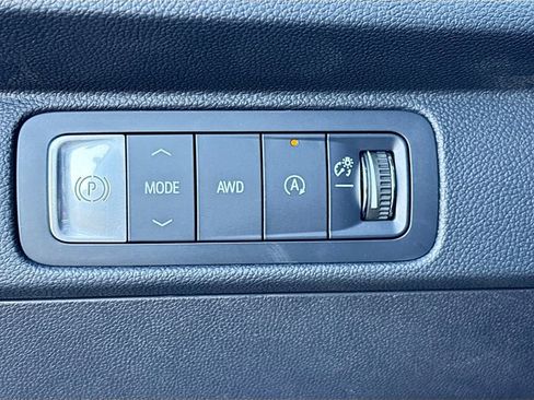 Used 2025 Chevrolet Traverse LT w/ Enhanced Driving Package AWD/4WD image 10