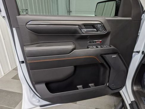 Used 2024 GMC Sierra 1500 AT4 w/ Technology Package AWD/4WD image 13
