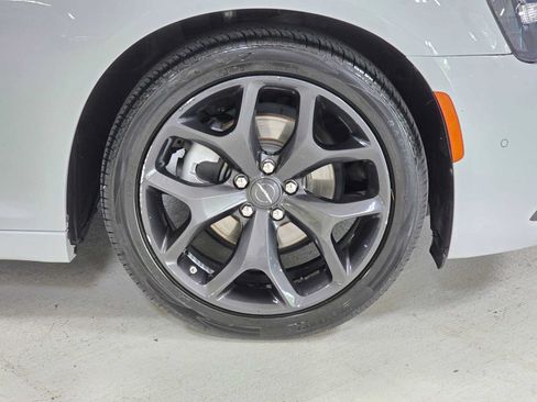 Used 2023 Chrysler 300 S RWD image 9
