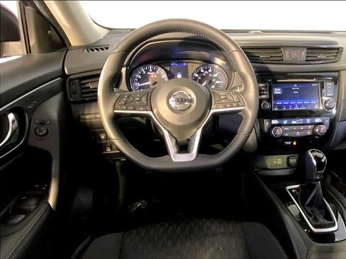 Used 2019 Nissan Rogue SV AWD/4WD image 13
