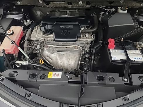 Used 2018 Toyota RAV4 XLE w/ Plus Extra Value Package FWD image 39