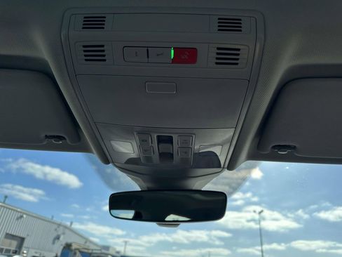 Certified 2022 Volkswagen Jetta SEL image 33