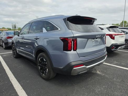 Certified 2025 Kia Sorento S FWD image 13